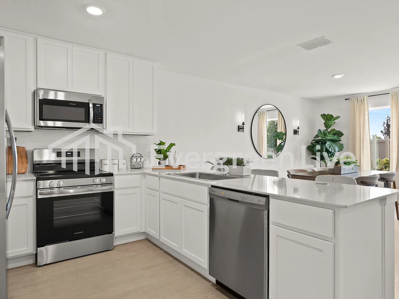 4 bed, 2.0 bath, 1733 sqft, $1,945 — Photo 2