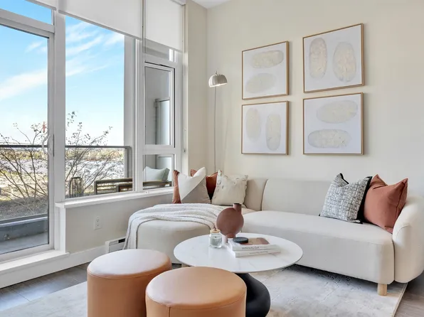 668 Columbia St #607, New Westminster, BC V3M 1A9