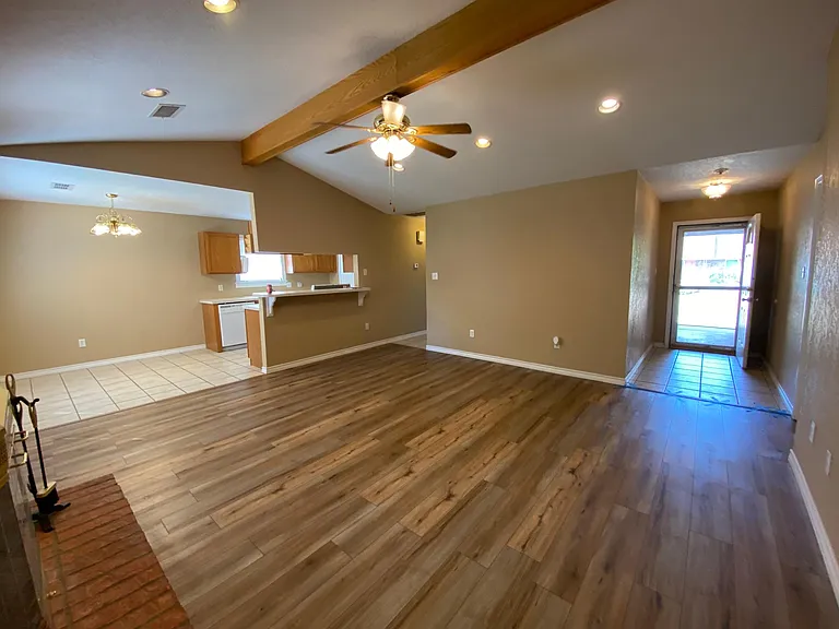 1441 Seamans Way — Photo 2