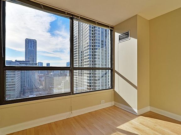 5th image of 405 N Wabash Ave Unit 2215