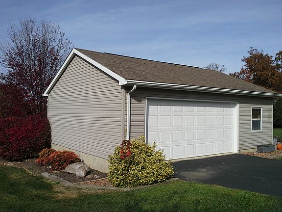 3rd image of 10722 Crystal Falls Dr