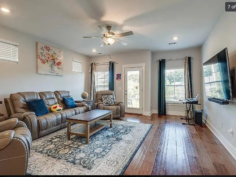 2037 Orangery Dr — Photo 12