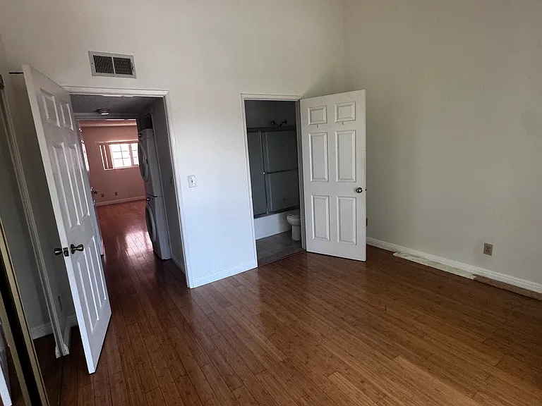 147 W Acacia Ave #103 — Photo 17