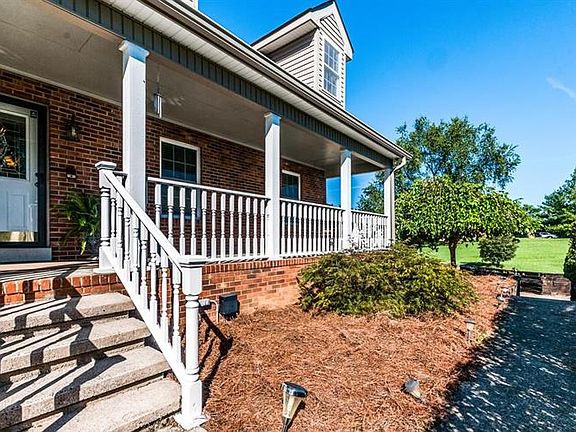 3rd image of 613 Stewart Valley Dr