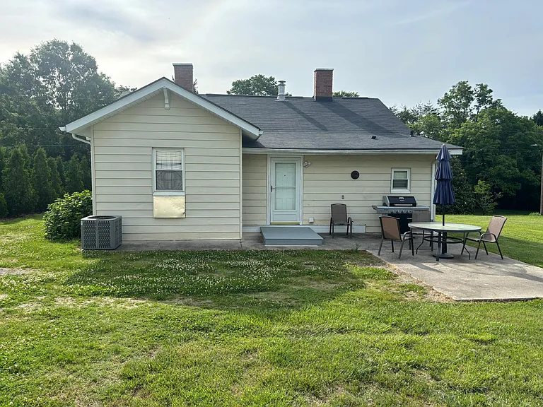 118 Hepler St — Photo 3