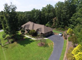 7035 Skylark Rd, Pfafftown, NC 27040