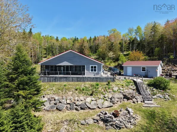 33 Dorothy Robinson Dr, Richmond, NS B0E 1J0