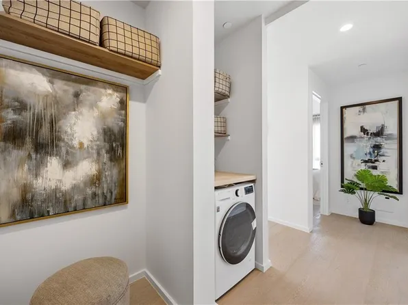 2286 Cropsey Avenue image 2 of 26