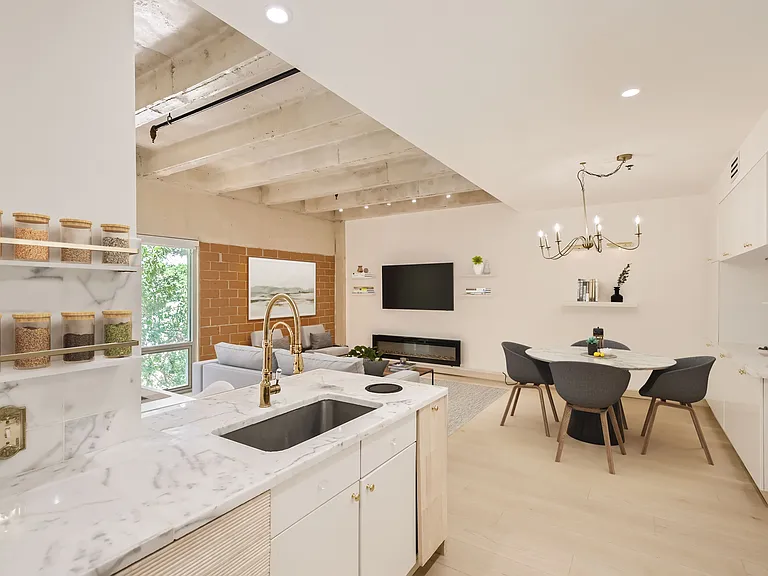 1115 S Alamo St #2402 — Photo 4