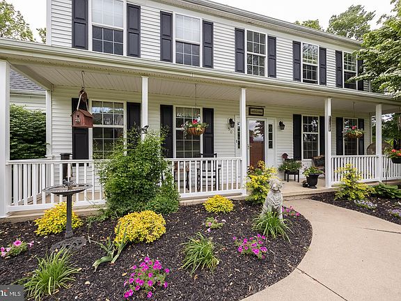 2nd image of 50 Knoll Rd