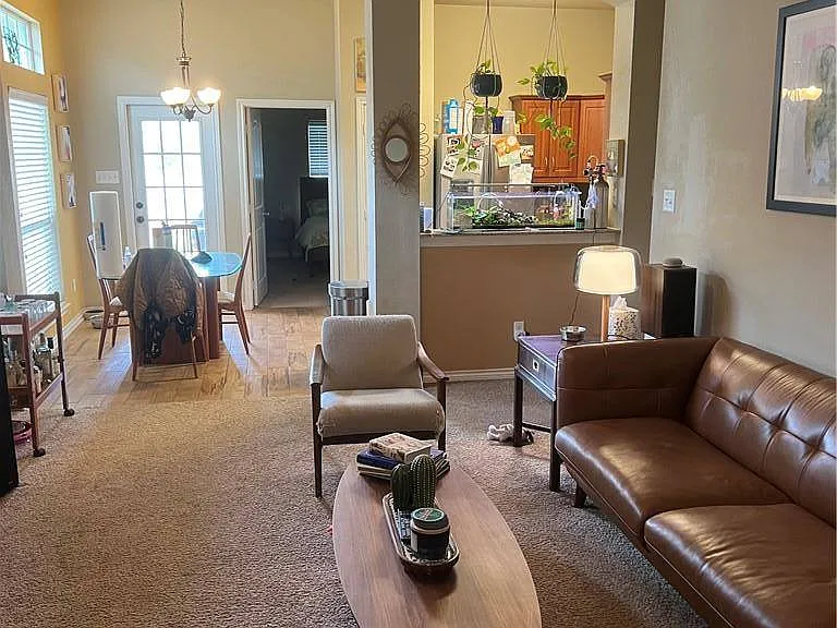 2810 Silver Oak Dr — Photo 2