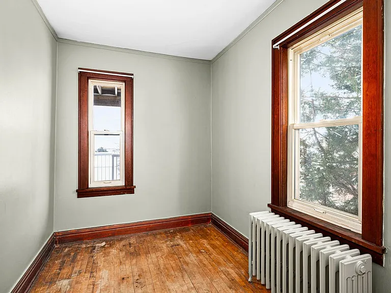 16 W 9th St — Photo 11