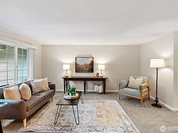3rd image of 3450 Foxwood Drive SE