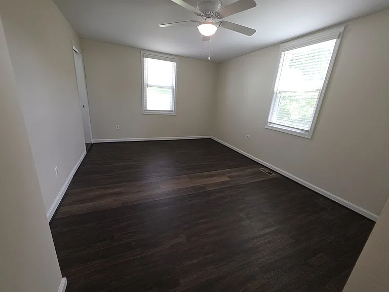 7516 Main St — Photo 32