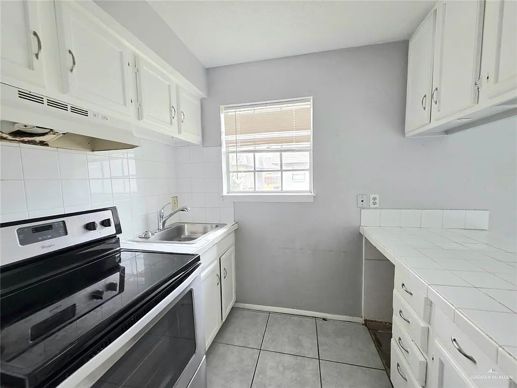 1 bed, 1.5 bath, 40037 sqft, $800 — Photo 4