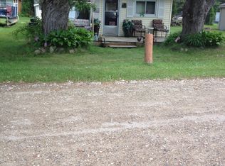 141 S.lake Dr., Columbiaville, MI 48421