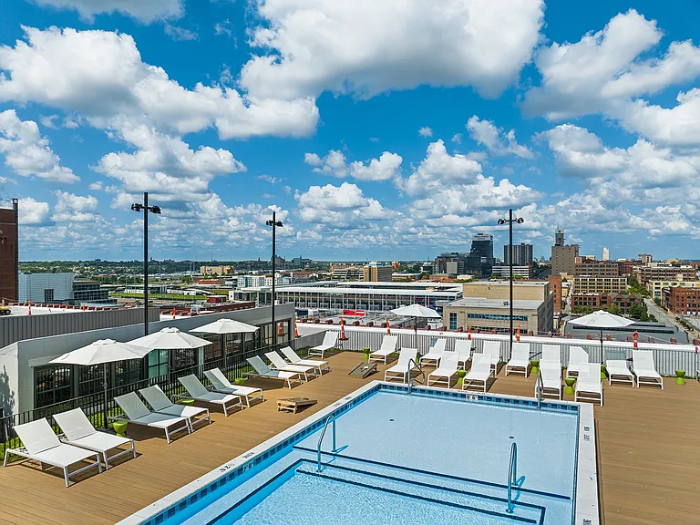 The Victor Luxury Apartments — Photo 41