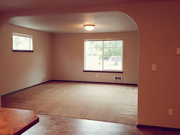 4th image of 14708 49th Dr NE