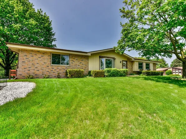N65W23331 Elm DRIVE, Sussex, WI 53089