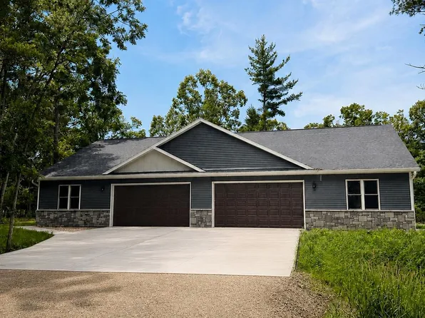 W6513 Woodhaven Cir, Wautoma, WI 54982
