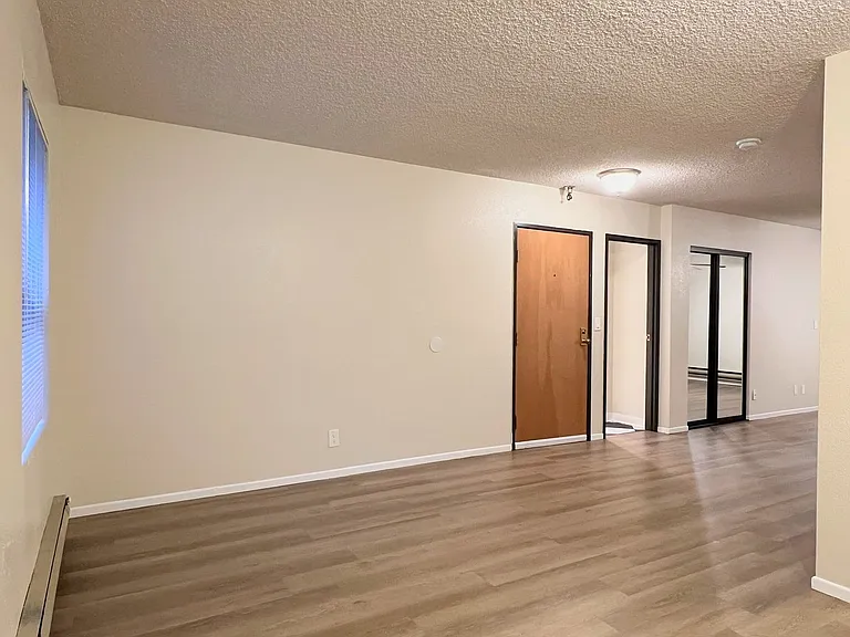 Marcella Apartments — Photo 21