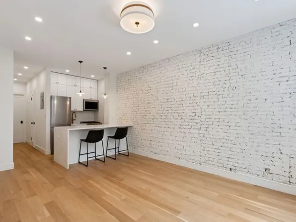 415 East 80th Street 2C image 1 of 10