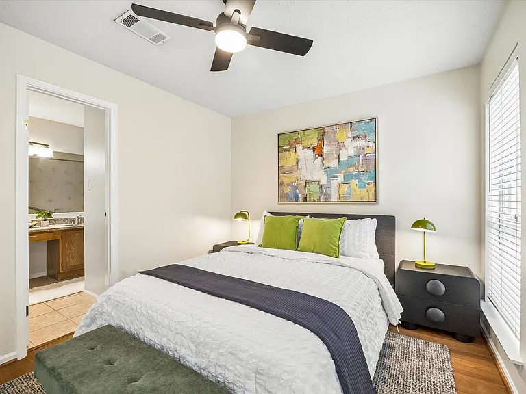 30 Camberwell Ct — Photo 17