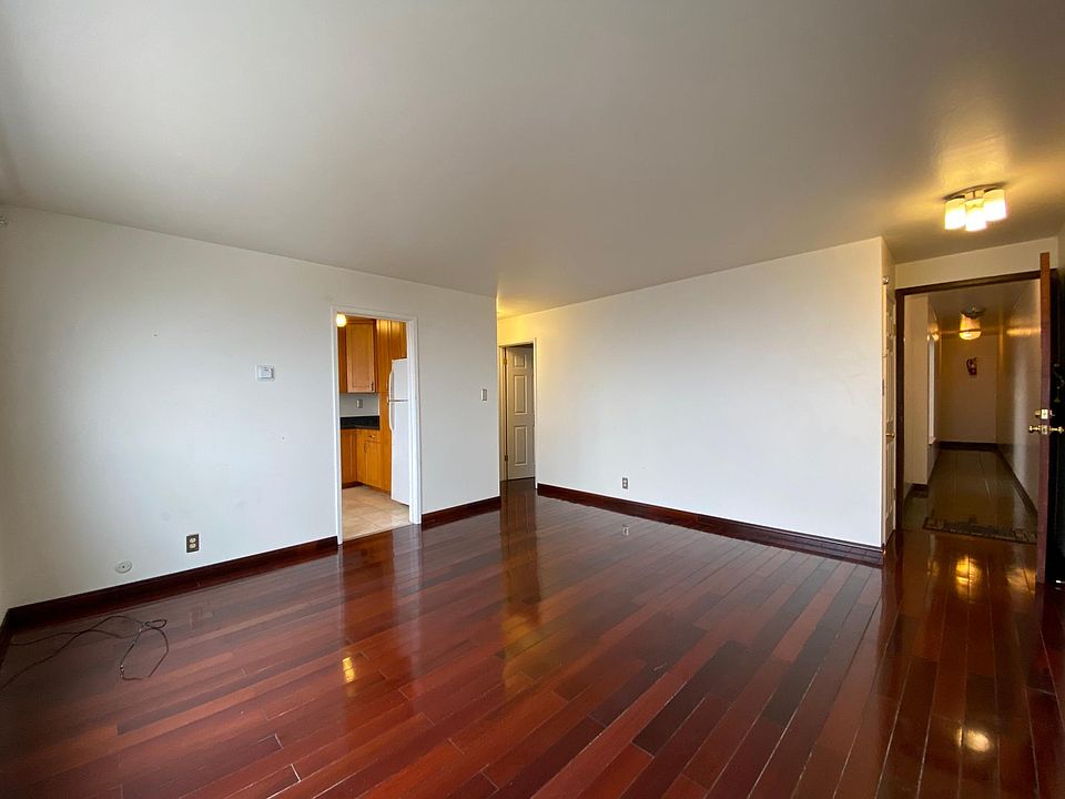 1st image of 80 Lausanne Ave #3