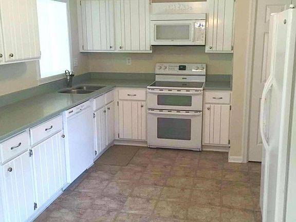 Nicely Appointed Kitchen