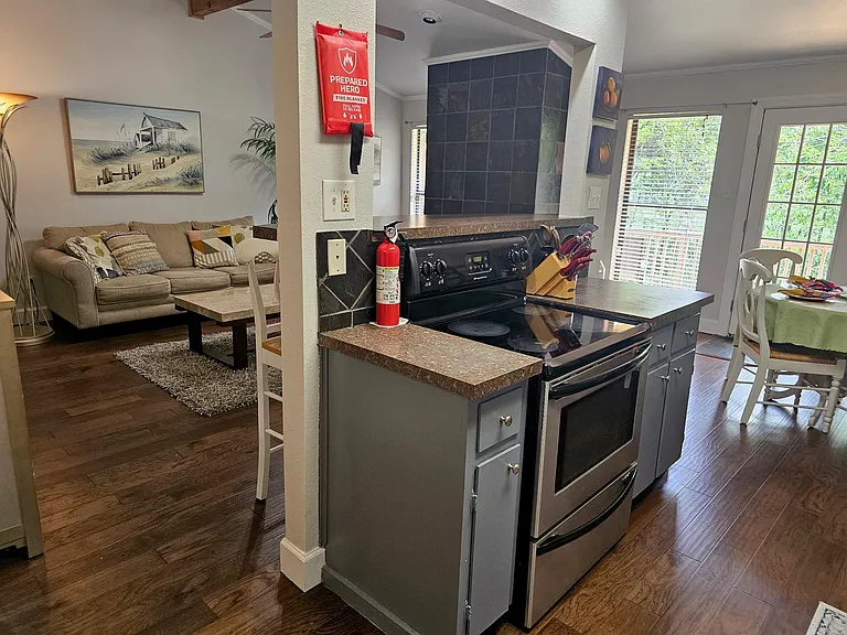 5107 Leralynn St #304 — Photo 6