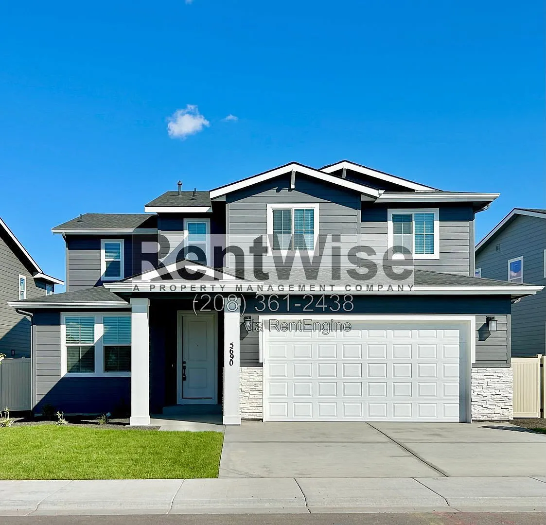 4 bed, 3.5 bath, 2640 sqft, $3,295 — Photo 1