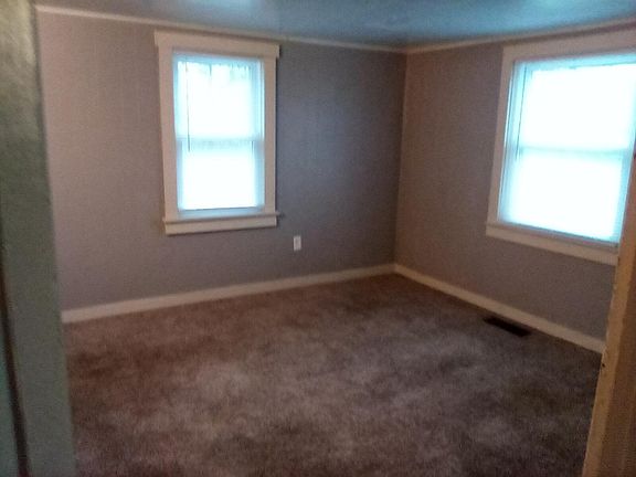 5th image of 844 S Walnut Ave #A