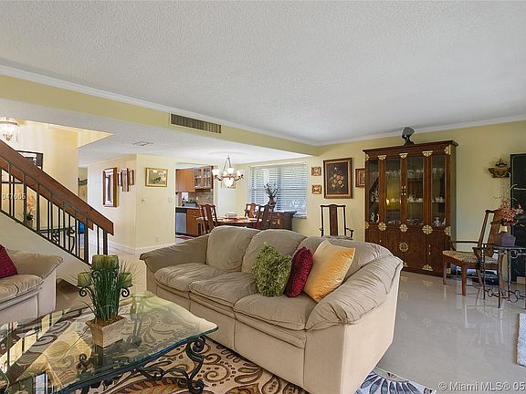 3rd image of 367 Fern Dr #7-1