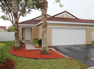 1477 Estancia Cir, Fort Lauderdale, FL 33327