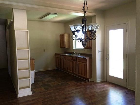 3rd image of 233 W Gonzales Ave