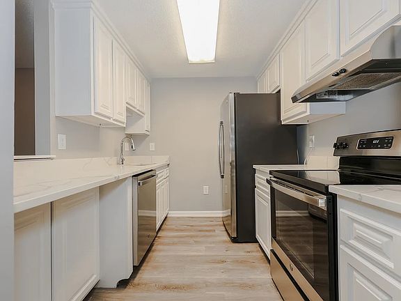 2nd image of 40 Dogwood Dr #105