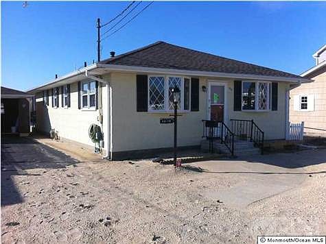 1st image of 411 Eisenhower Ave
