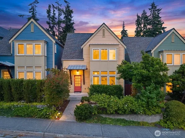 144 Wood Avenue SW #203, Bainbridge Island, WA 98110