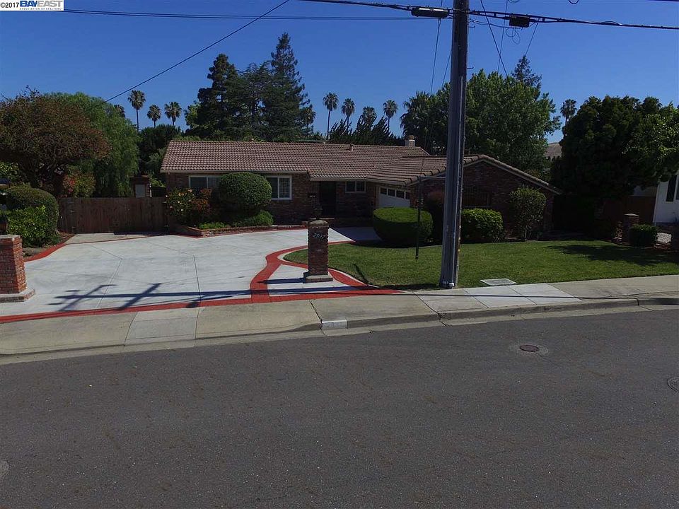 1st image of 2937 Bruce Dr