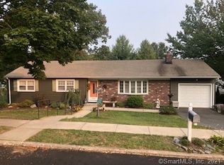 12 Botte Dr, West Haven, CT 06516