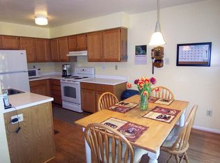 111 Lakeside Dr, Downingtown, PA 19335