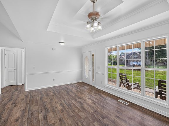 4th image of 105 Carrie Mae Cir