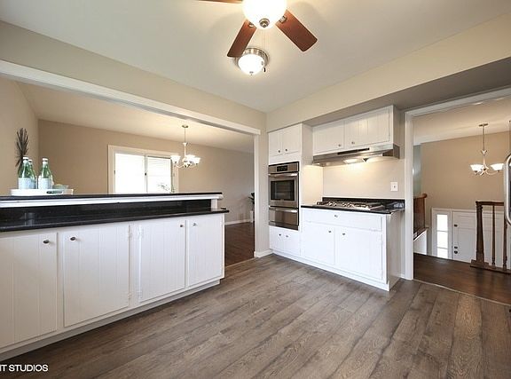 4th image of 2S161 Churchill Ln
