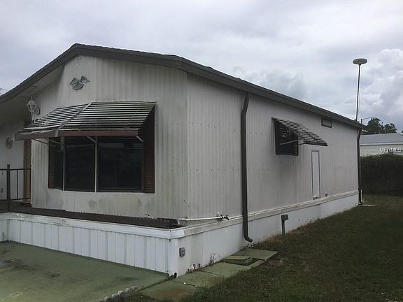 2nd image of 135 Palm Crest Ln