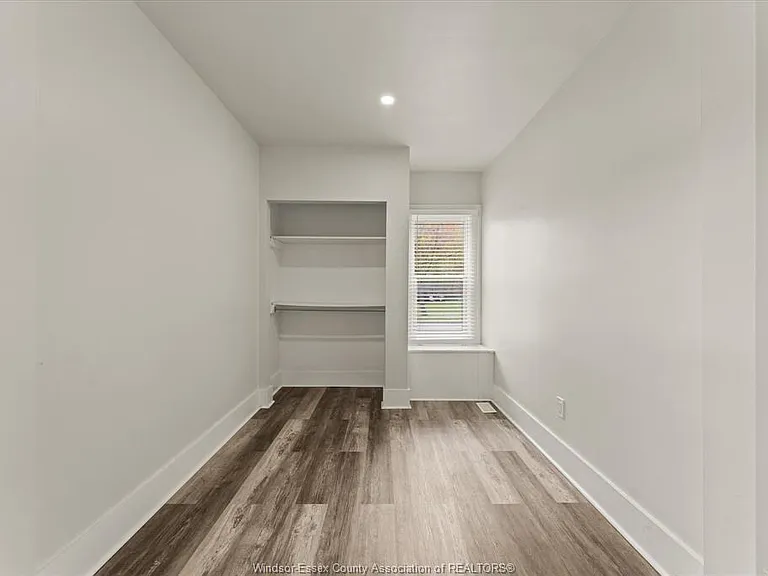 890 Howard Ave — Photo 11