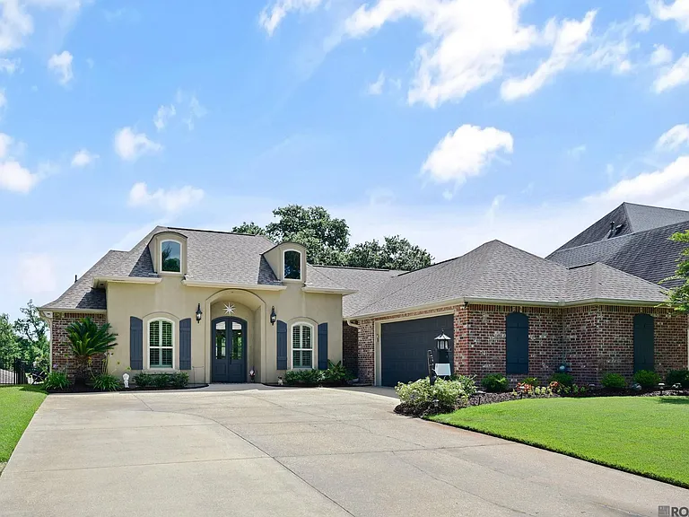 12066 River Highlands Dr — Photo 1