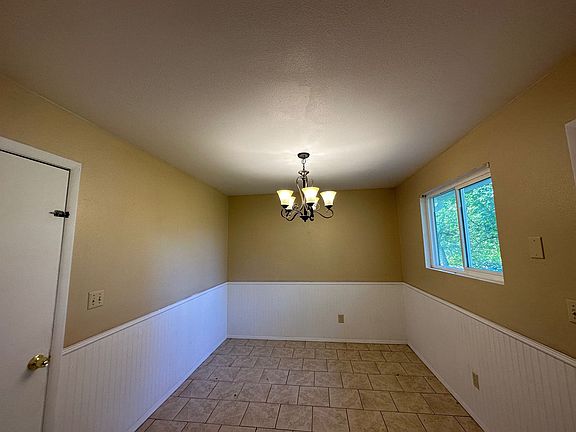 4th image of 1005 Park Ln #5e0052c0f