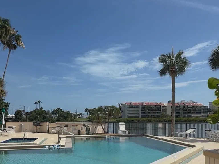 7400 Sun Island Dr #401 — Photo 14