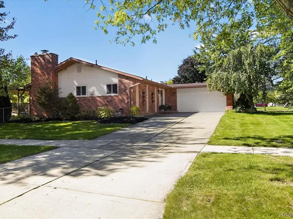 36471 Gardner St, Livonia, MI 48152