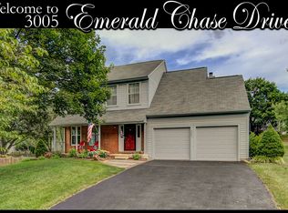 3005 Emerald Chase Dr, Herndon, VA 20171